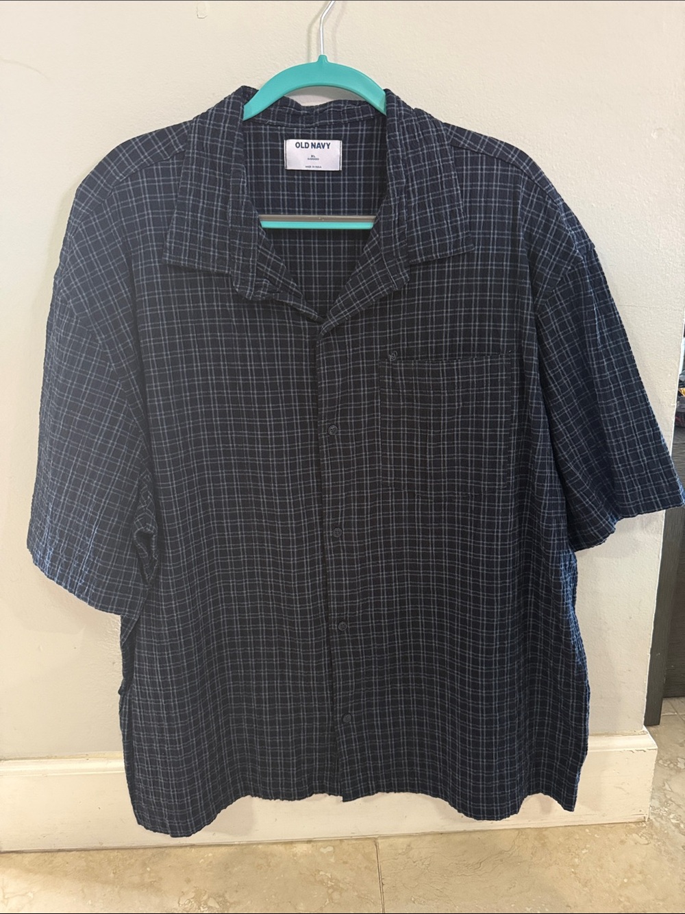 Old Navy Men’s Navy and White Plaid Short-Sleeve Button-Down Shirt